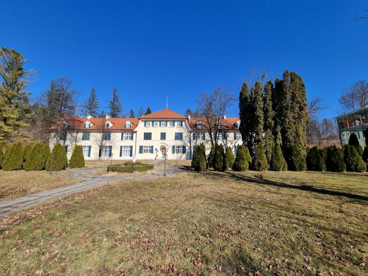 Apartma Vrtnica, Vila Golf โรกัชกา สลาทินา ภายนอก รูปภาพ